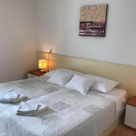 Spacious Bedroom For Two With Pool View - Pansion Hajduk Korčula Exterior foto