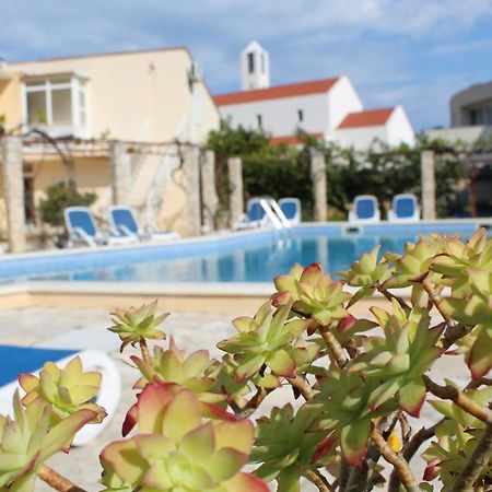 Spacious Bedroom For Two With Pool View - Pansion Hajduk Korčula Exterior foto
