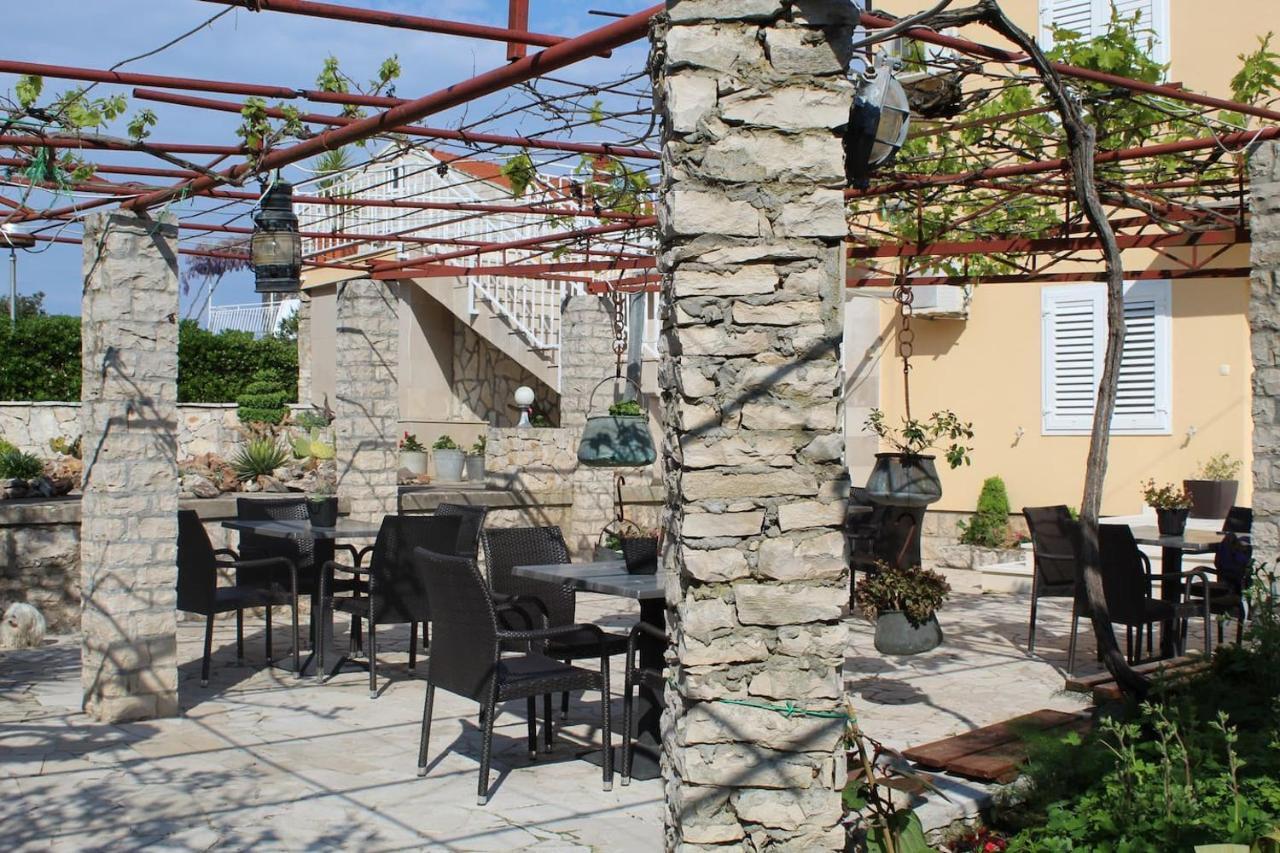 Spacious Bedroom For Two With Pool View - Pansion Hajduk Korčula Exterior foto